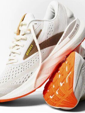 BROOKS ADRENALINE GTS 24 (10.5)